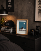 Cuadro Adidas Minimal – Arte Geométrico Urbano