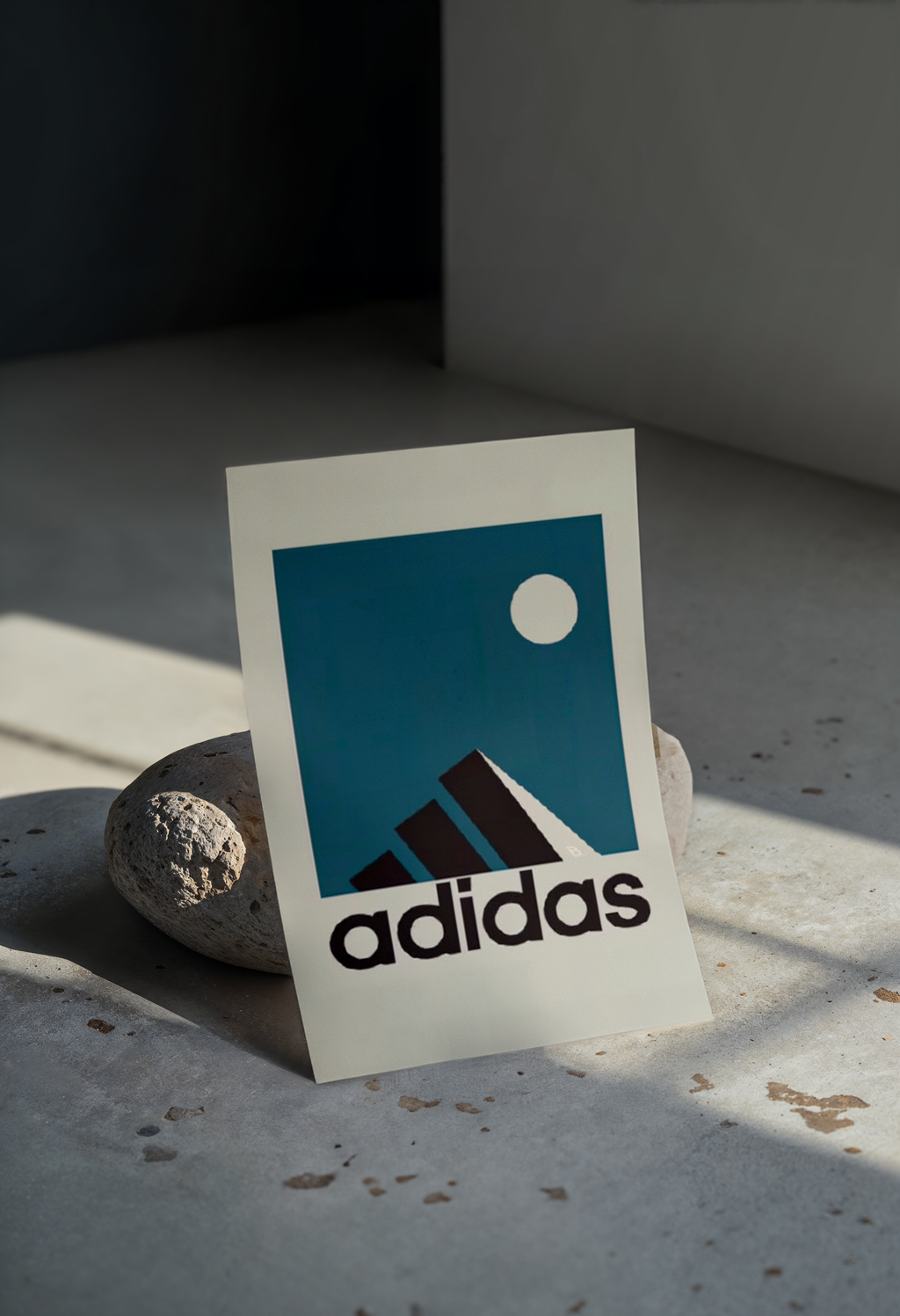 Cuadro Adidas Minimal – Arte Geométrico Urbano